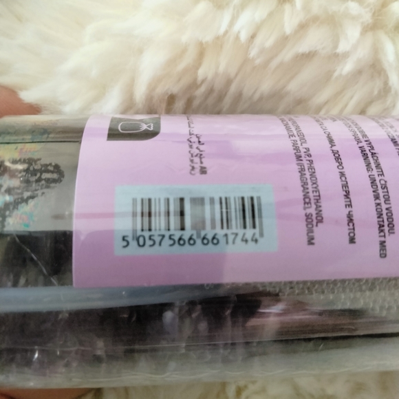 Revolution Amethyst Calming Fixing Spray ๐ - Picture 3 of 6